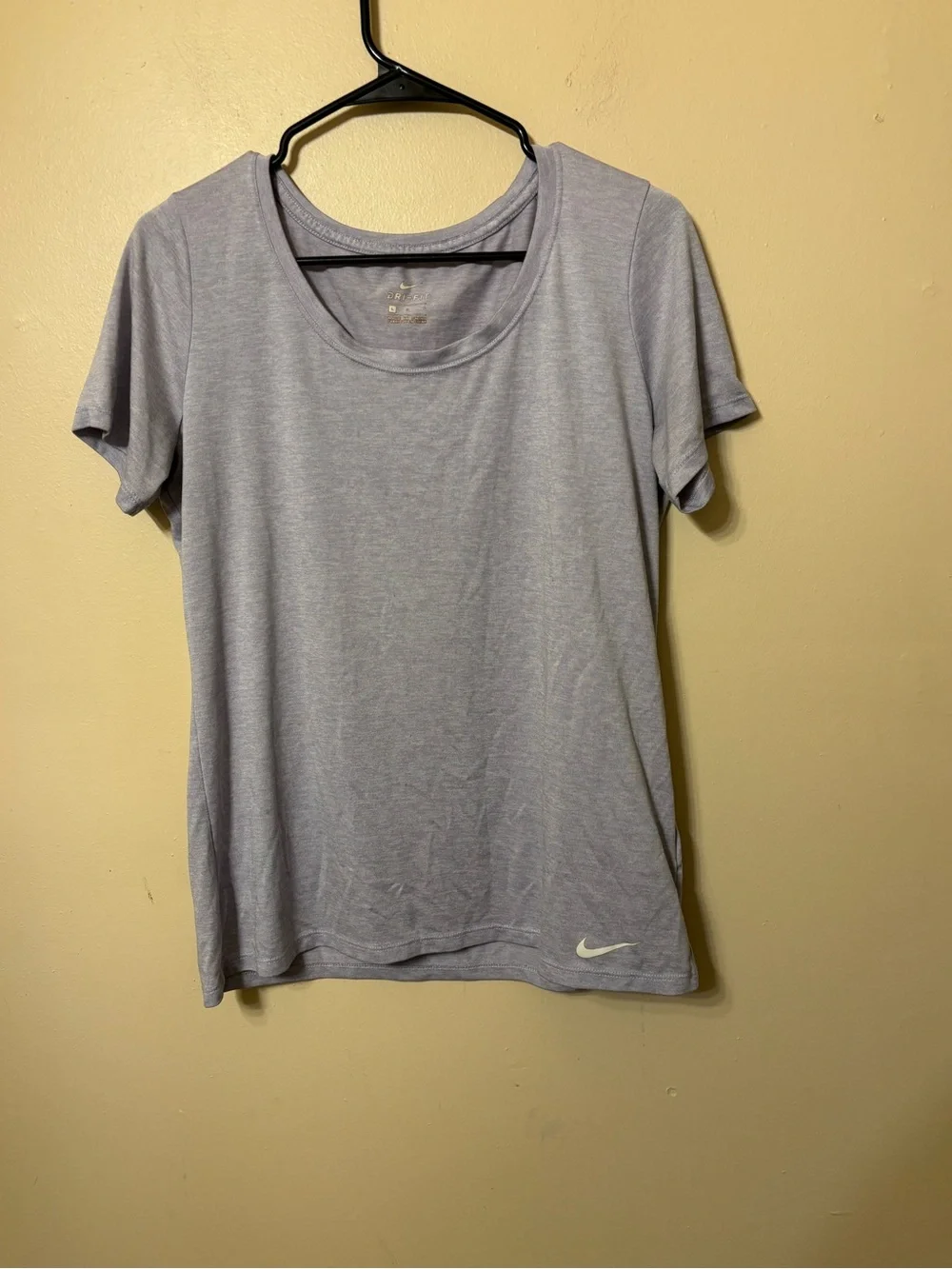 Nike Women's Lavender Short Sleeve Scoop Neck Tee size L
